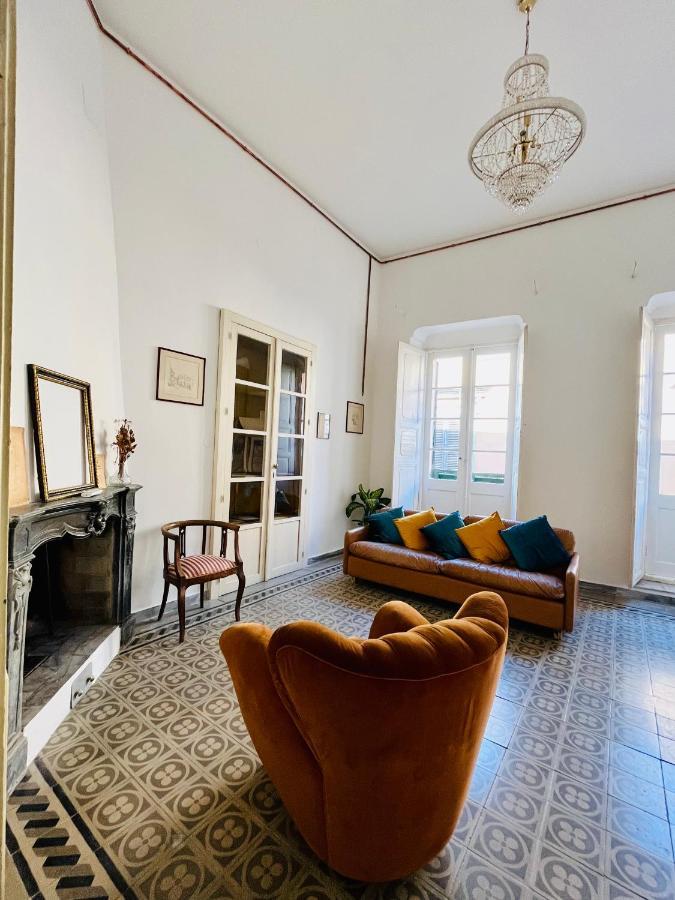 Appartement Antica Dimora La Madonnina, Residenza Storica Con Vista Incantevole A Cagliari Extérieur photo