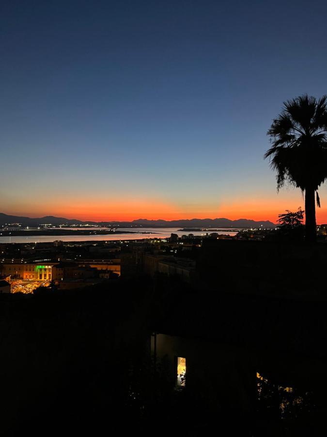 Appartement Antica Dimora La Madonnina, Residenza Storica Con Vista Incantevole A Cagliari Extérieur photo