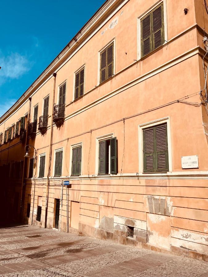 Appartement Antica Dimora La Madonnina, Residenza Storica Con Vista Incantevole A Cagliari Extérieur photo